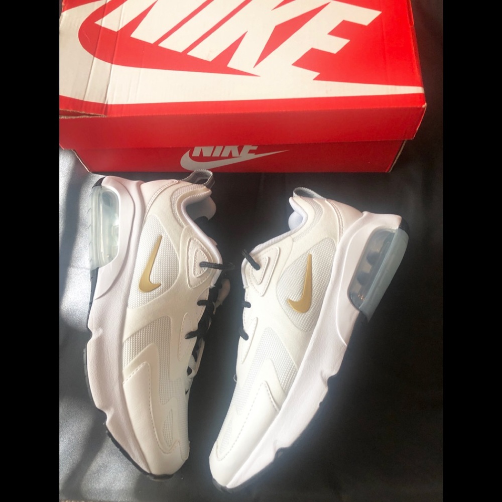 (Sold)Nike Air Max - Picture 3 of 11